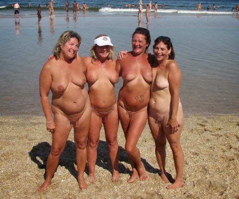 【画像24枚】ヌーディストビーチで全裸になってるポチャ女を貼ってくからアウトかセーフか判定してくれｗｗｗｗｗｗｗｗｗｗ・14枚目