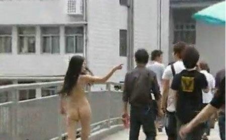 【露出狂】性への締め付けがキツイ中国で壊れてしまった女たち・・・（画像25枚）・6枚目