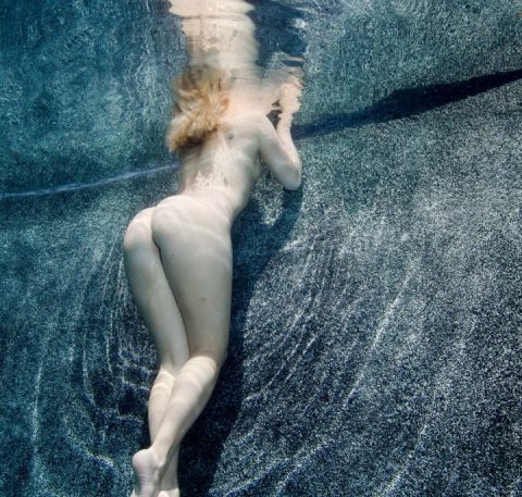 【水中ヌード】水の中で裸を撮ったらアートになるという不思議ｗｗｗｗｗｗｗｗｗｗｗｗｗｗｗ（画像31枚）・13枚目