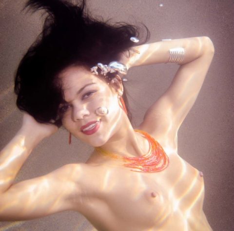 【水中ヌード】水の中で裸を撮ったらアートになるという不思議ｗｗｗｗｗｗｗｗｗｗｗｗｗｗｗ（画像31枚）・22枚目
