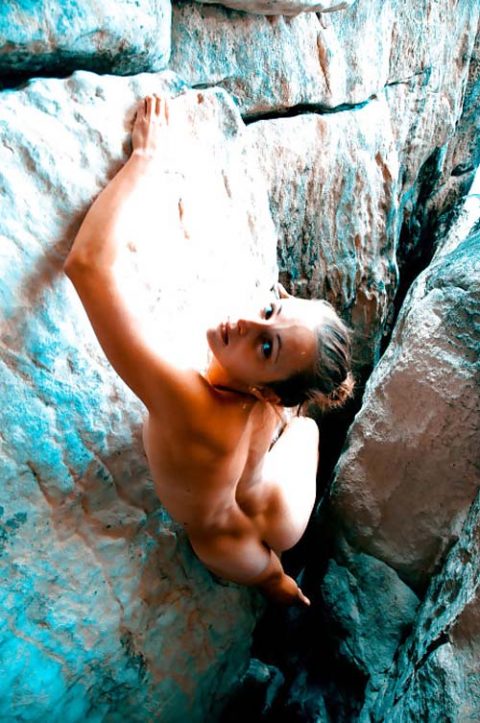 【全裸注意】完全に自然を舐めてる女ロッククライマーの画像集（30枚）・27枚目