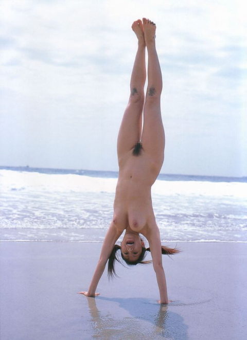 ビーチではしゃぐ日本人女子の全裸画像エロすぎやろｗｗｗｗｗｗｗｗ（60枚）・18枚目
