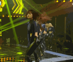 韓国アイドルの子供に見せられない腰振りダンスをご覧ください・・・（GIF画像25枚）・14枚目