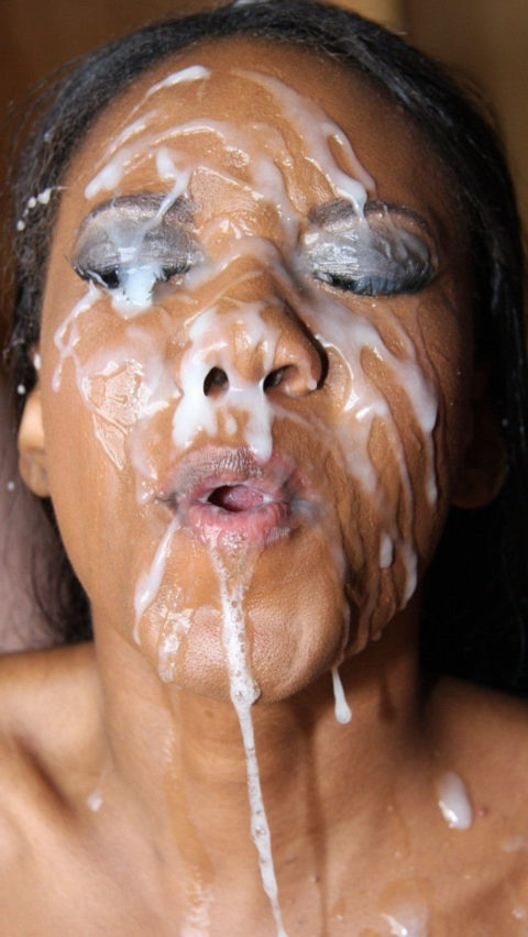 【コントラスト】黒人女性の肌に大量のザーメンをぶっかけた結果。芸術作品みたいになる(46枚)・18枚目
