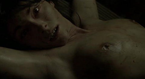 【グロエロ】映画唯一のエロシーン、ただ全裸の女性は遺体です。興奮する？？(23枚)・20枚目