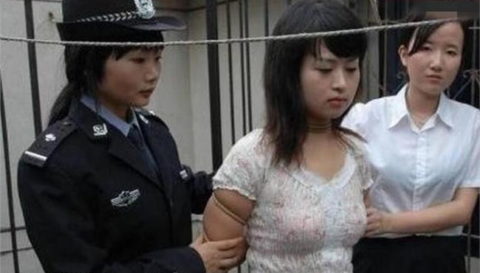 【閲覧注意】中国の女性死刑囚、エロいのにブッ殺される・・・(画像あり)・14枚目