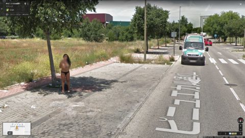 ”Google マップのストリートビュー”に偶然映ったド変態さんｗｗｗｗｗｗ(画像あり)・64枚目