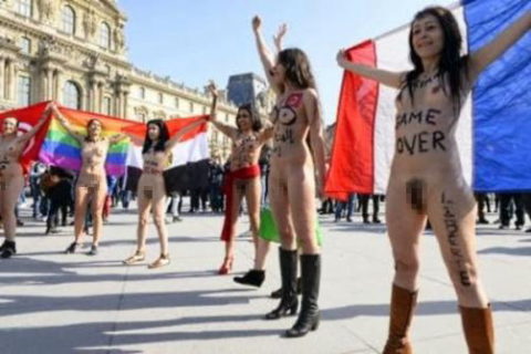 イスラム女子の全裸デモ。これ死刑じゃないの？エロいからいいの？（画像あり）・22枚目