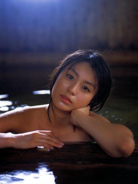 女性芸能人がお風呂に入ってるセクシーショット画像集。ギリギリ攻めすぎｗｗｗｗｗ（31枚）・31枚目