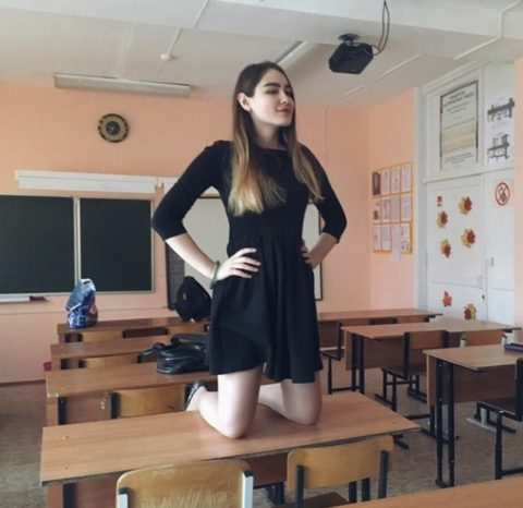 ロシアの学校で撮影された”女子生徒”もう身体がエチエチすぎｗｗｗｗｗｗ（画像あり）・19枚目