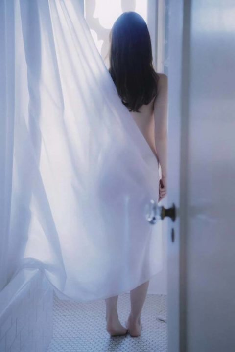 【乃木坂46】白石麻衣さん、胸元ユッルユルの服をチラ見せしちゃうｗｗｗｗｗ（GIFあり）・38枚目