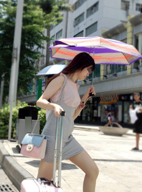 【着衣巨乳】整形大国の韓国女さん、街中で撮影された”おっぱい”がこれｗｗｗｗｗ・4枚目