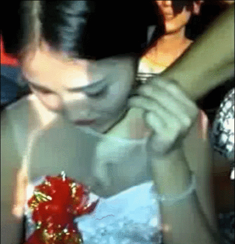 【GIFあり】中国の結婚式で新婦をレイプする謎の文化がこちら・・・・・5枚目