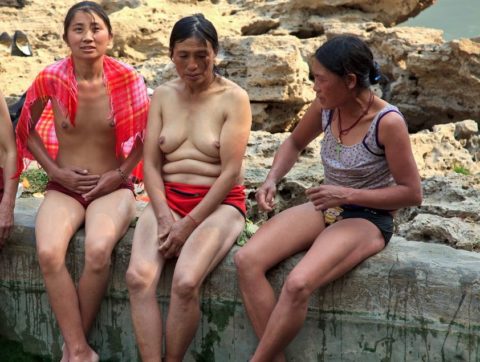 中国の「混浴露天風呂」不衛生かもしれんが、いい意味で無法地帯ｗｗｗｗｗｗ（画像あり）・8枚目