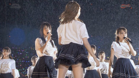 【乃木坂46】ライブでチラチラ見せるアイドルグループが撮影されるｗｗｗｗｗｗ・18枚目