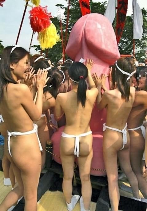 フンドシ女子（10代）がお祭りで撮影され晒された…これアウトじゃない？？（画像あり）・6枚目