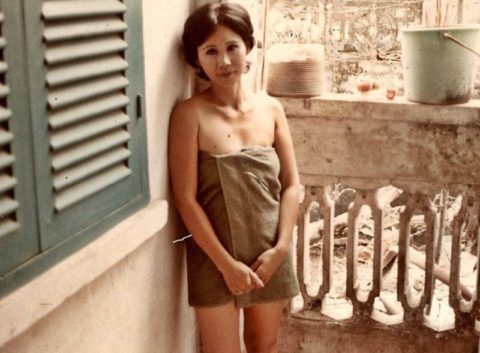 ベトナムの売春婦。。軍御用達らしいけど明らかに若すぎる・・・（エロ画像）・28枚目