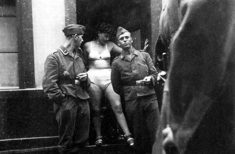 ベトナムの売春婦。。軍御用達らしいけど明らかに若すぎる・・・（エロ画像）・34枚目