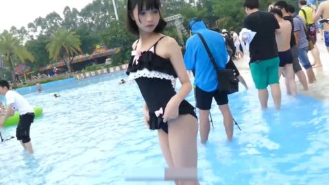 【コスプレ】中国で開催された一般プールでの撮影会。エロすぎて草ｗｗｗｗｗｗ・3枚目
