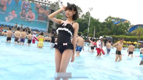 【日本より自由】中国で開催された一般プールでのレイヤー撮影会。エロすぎて草ｗｗｗｗｗｗ・6枚目