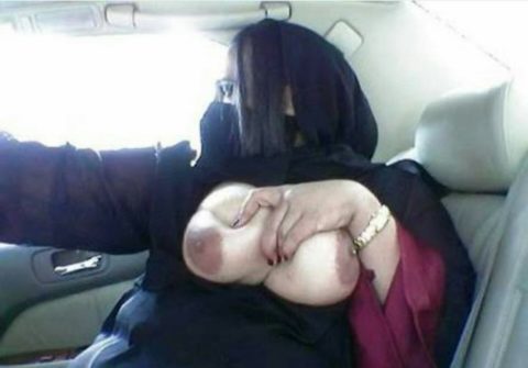 イスラム教徒の女さん、SNSに裸体をうｐ・・・これバレたらヤバいｗｗｗｗｗｗ（エロ画像）・36枚目