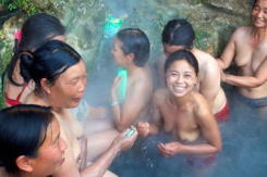露天風呂が最もエロい国が、中国に決定するｗｗ何でもアリｗｗｗｗ