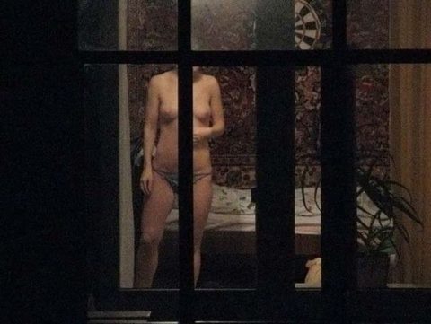 【オナニー盗撮】民家の窓際で”オナニー”してる女を撮ったエロ画像集(167枚)・165枚目