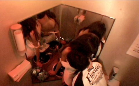 トイレで枕営業をするキャバ嬢のエロ画像集（33枚）・25枚目