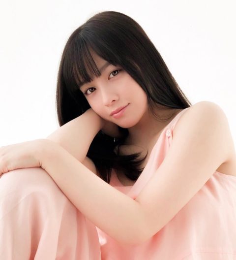 【橋本環奈】ハシカン、おっぱいのエロい谷間や生脚のお宝エロ画像集（193枚）・111枚目