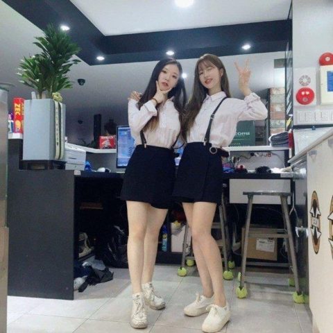 【エロ画像】韓国女子が超ミニスカでバイトしてる店で撮影されたエロ画像がこれｗｗｗｗｗｗ・13枚目