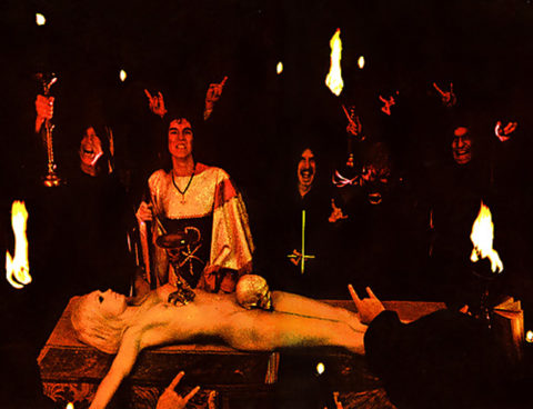 【エロ画像】オカルト教団が行う生贄の「儀式」思いの外エッチやったｗｗｗｗｗｗ・21枚目