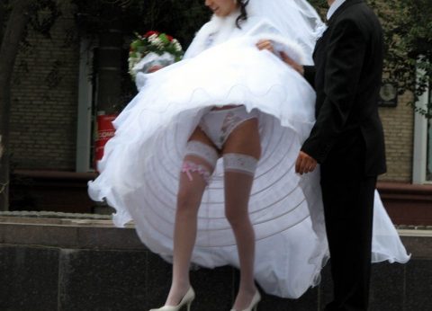 【エロ画像】ウエディングドレスの花嫁にありがちなハプニングｗｗｗｗｗｗ・19枚目
