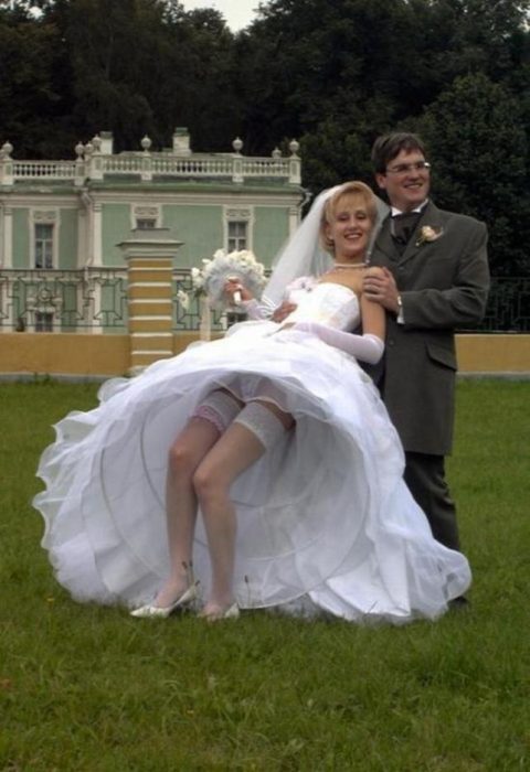 【エロ画像】ウエディングドレスの花嫁にありがちなハプニングｗｗｗｗｗｗ・22枚目