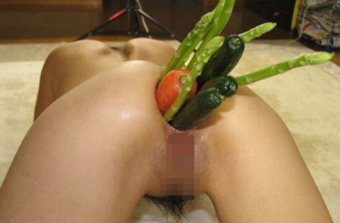 【オナニー】野菜しか体内に入れないベジタリアンの女性たち。。・15枚目