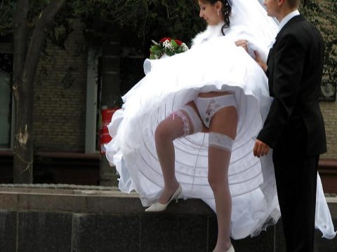 【エロ画像】ウエディングドレスの花嫁にありがちなハプニングｗｗｗｗｗｗ・10枚目