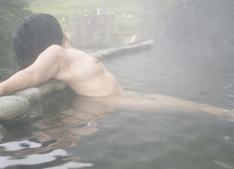 【エロ画像】露天風呂にスマホ持ち込んで撮影するねーちゃん、即ネットにうｐされてしまうｗｗｗｗｗｗ・35枚目